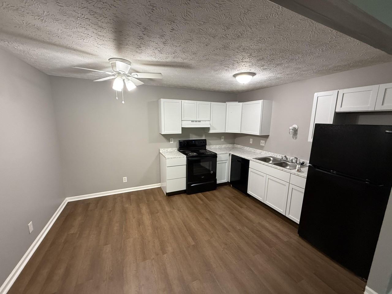 121 N Brand St #14 - Photo 6 of 12