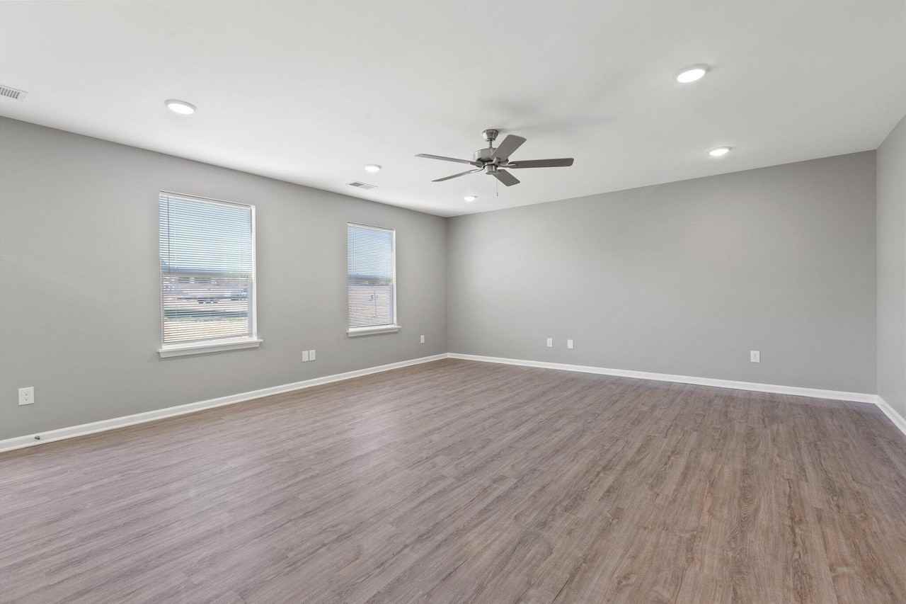 151 Landry Ln - Photo 4 of 14
