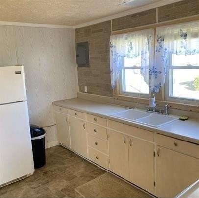 145 Clara St - Photo 4 of 10