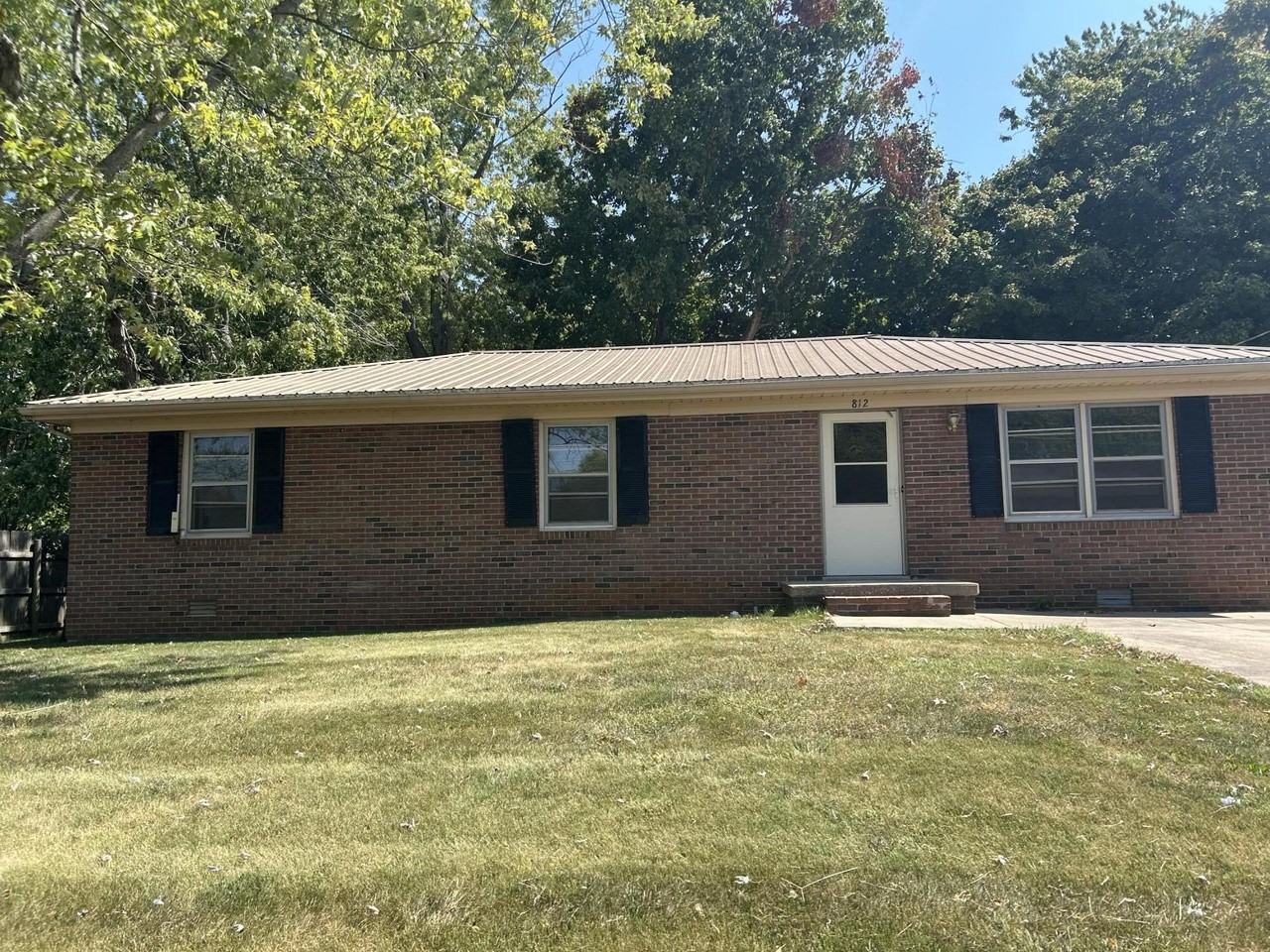812 Springmont Dr