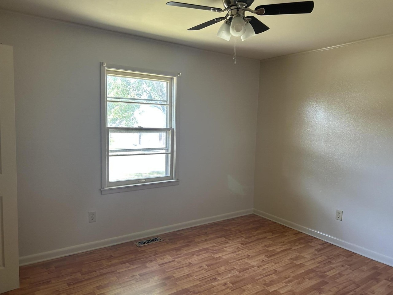 812 Springmont Dr - Photo 6 of 14