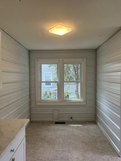 332 Morningside Dr - Photo 3 of 9