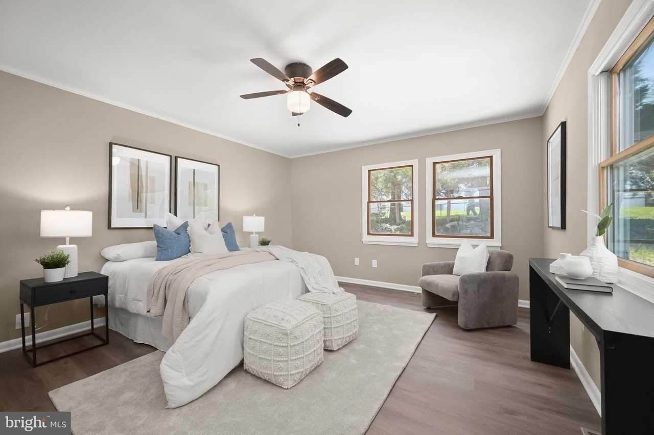 10128 Hereford Pl - Photo 5 of 50