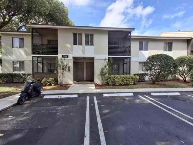 701 Gardens Dr - Photo 2 of 18