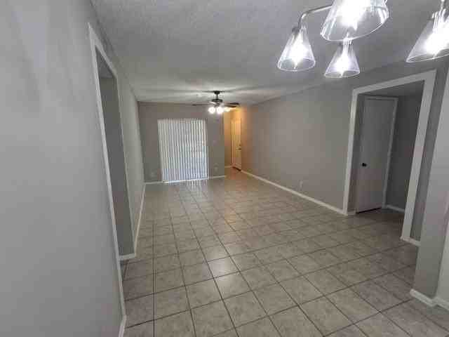 701 Gardens Dr - Photo 4 of 18