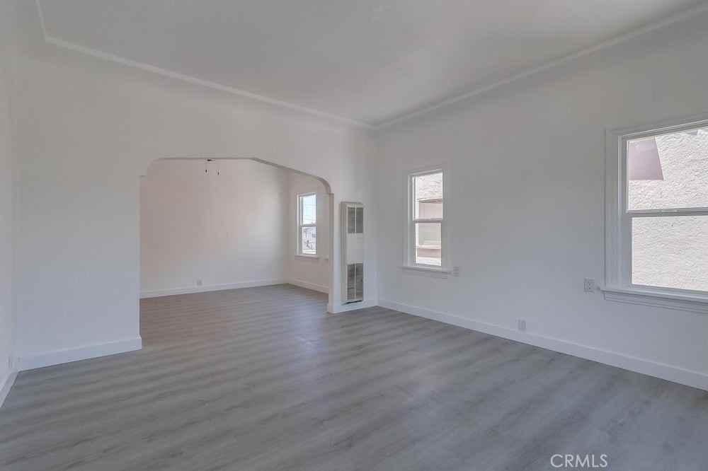 1009 Coronado Ave - Photo 2 of 37