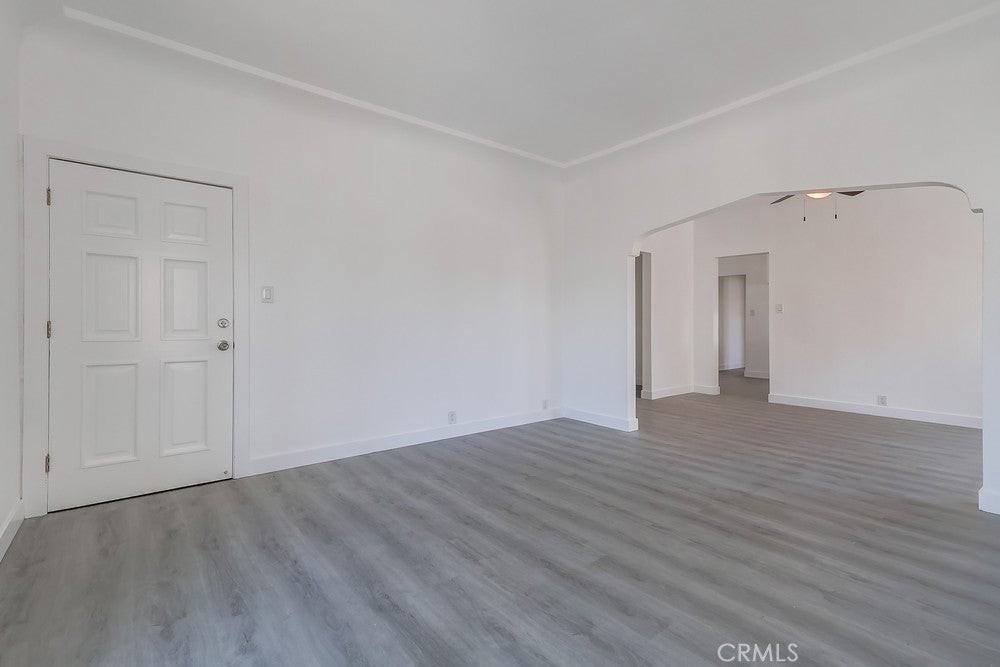 1009 Coronado Ave - Photo 4 of 37