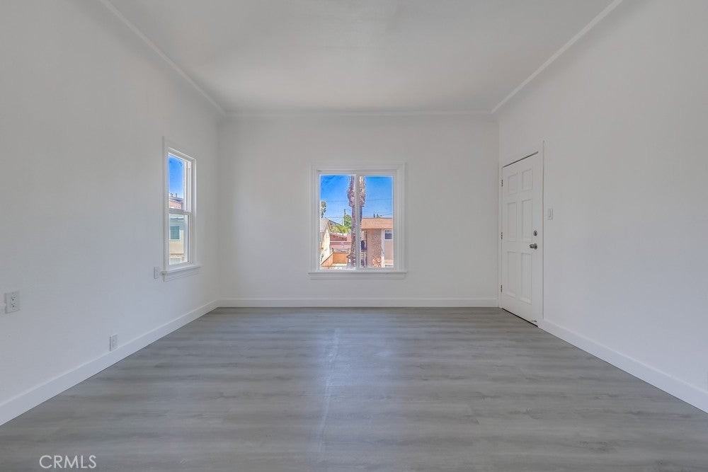 1009 Coronado Ave - Photo 6 of 37