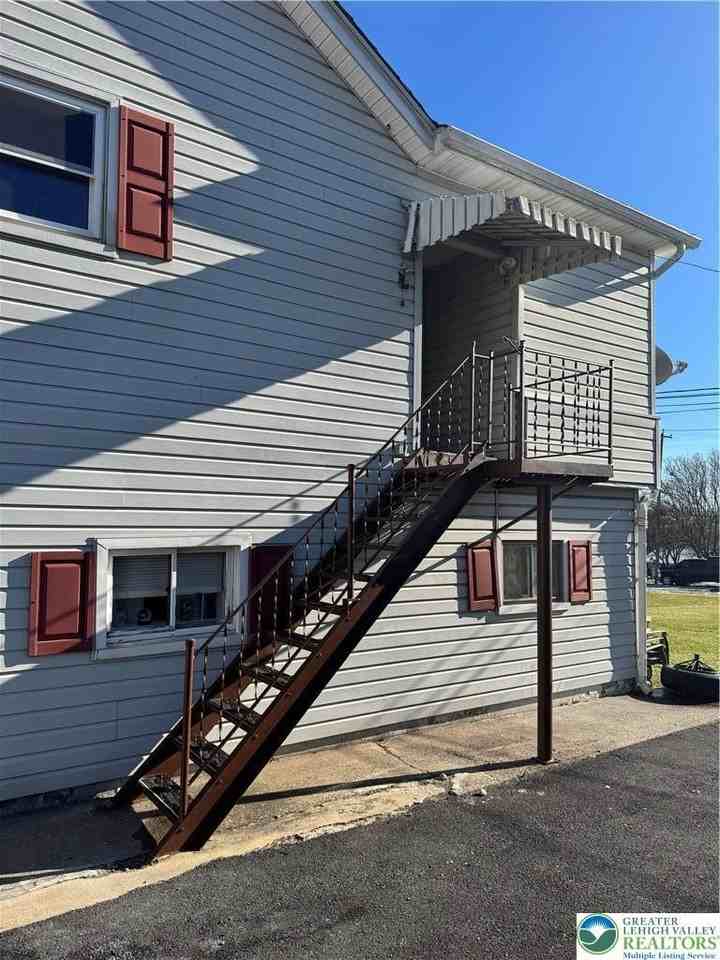 516 Heckman Ave - Photo 3 of 17