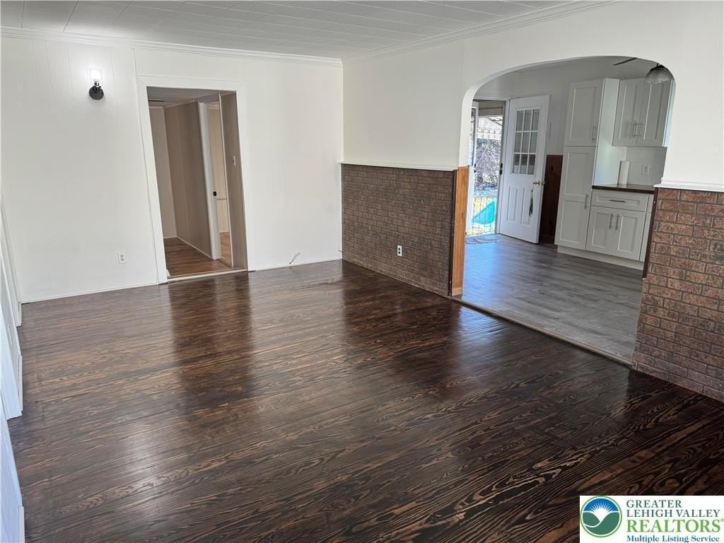 516 Heckman Ave - Photo 7 of 17