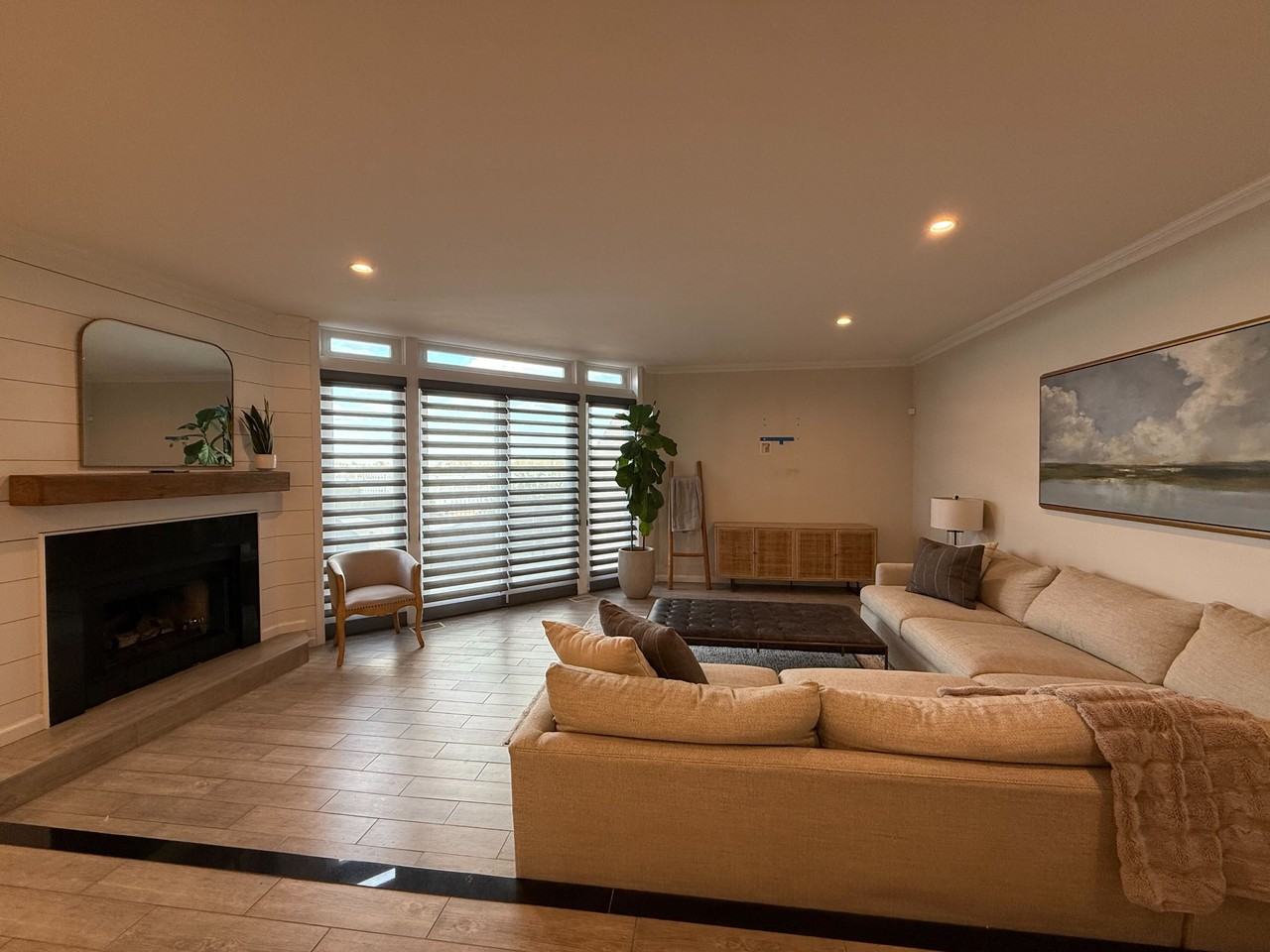52 Harbour Ct - Photo 3 of 22