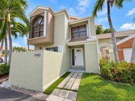 featured image of 9645 Sw 152nd Ave #113