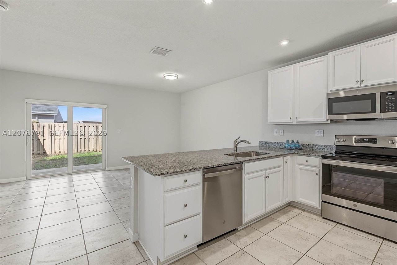 446 Nw 11th Ave #446
