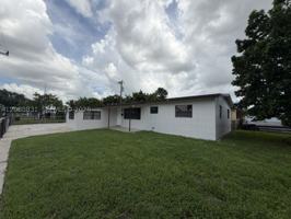 featured image of 955 E 1st St #0