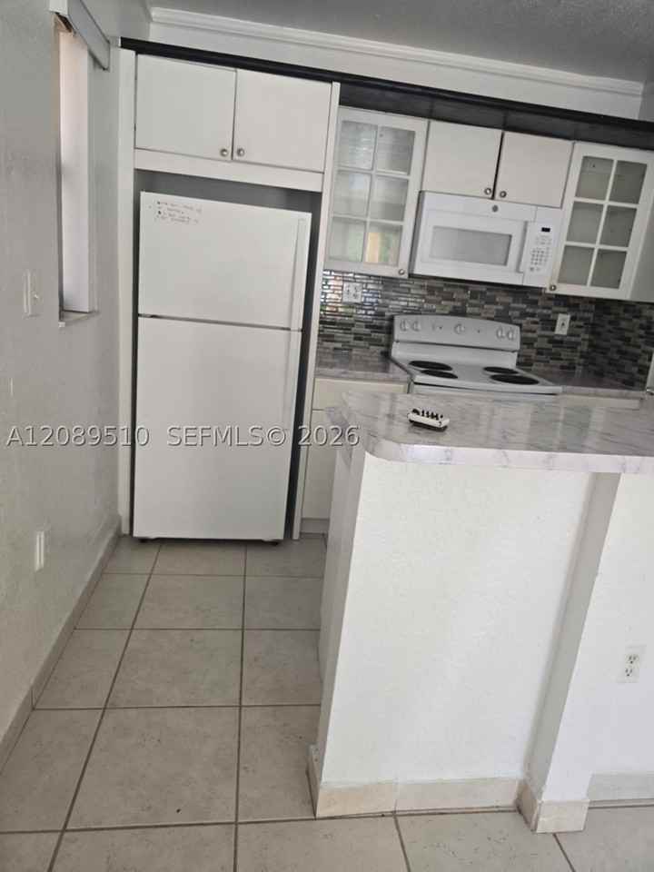 6125 Sw 63rd St #2 - Photo 6 of 8
