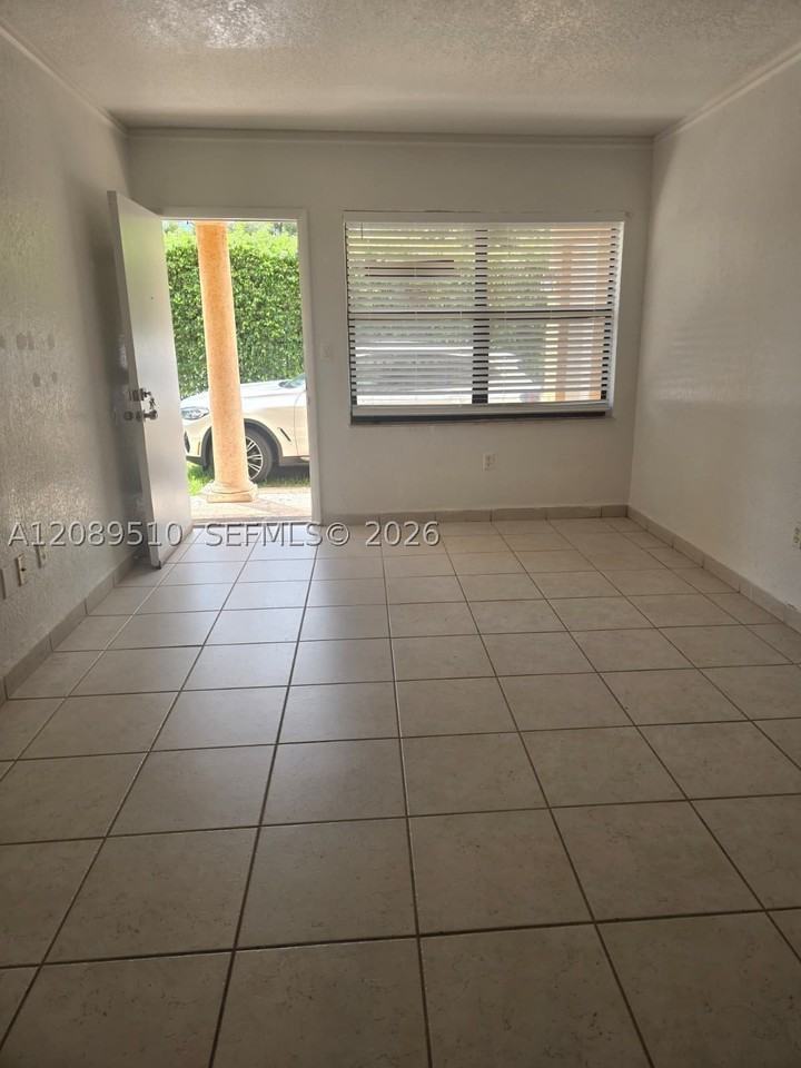 6125 Sw 63rd St #2 - Photo 7 of 8