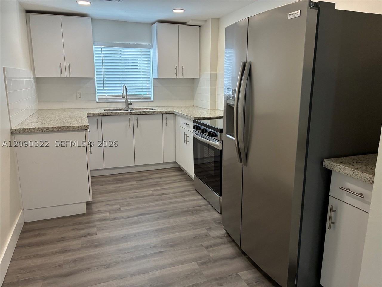 2628 Sw 31st Pl #2628 - Photo 2 of 14