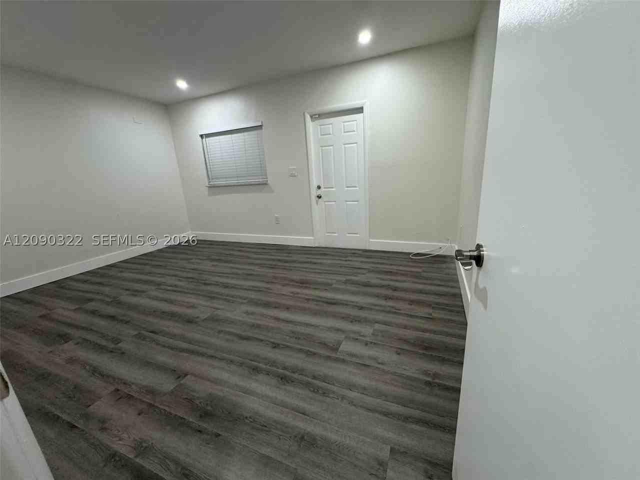 2628 Sw 31st Pl #2628 - Photo 7 of 14