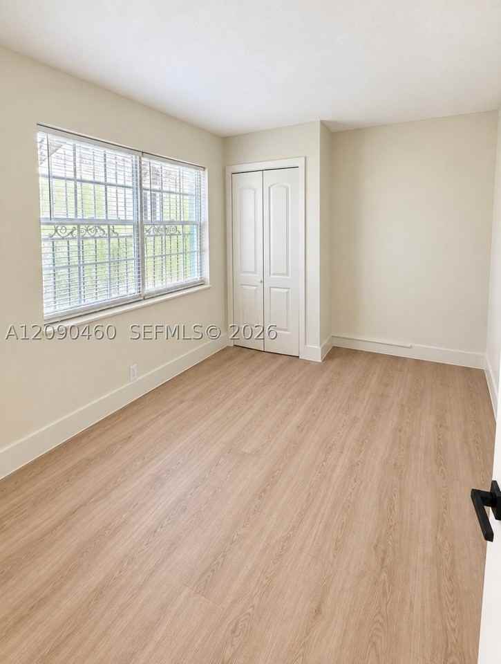 254 Nw 50th St #2 - Photo 4 of 7