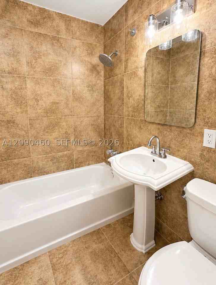 254 Nw 50th St #2 - Photo 5 of 7