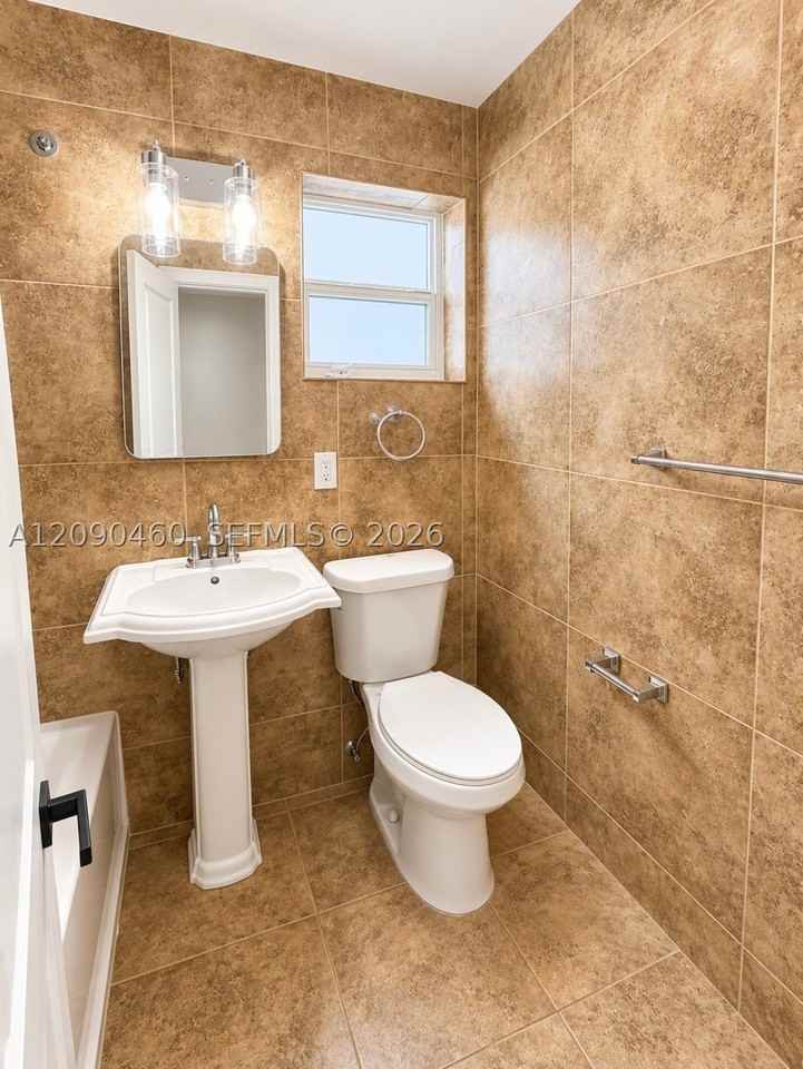254 Nw 50th St #2 - Photo 6 of 7