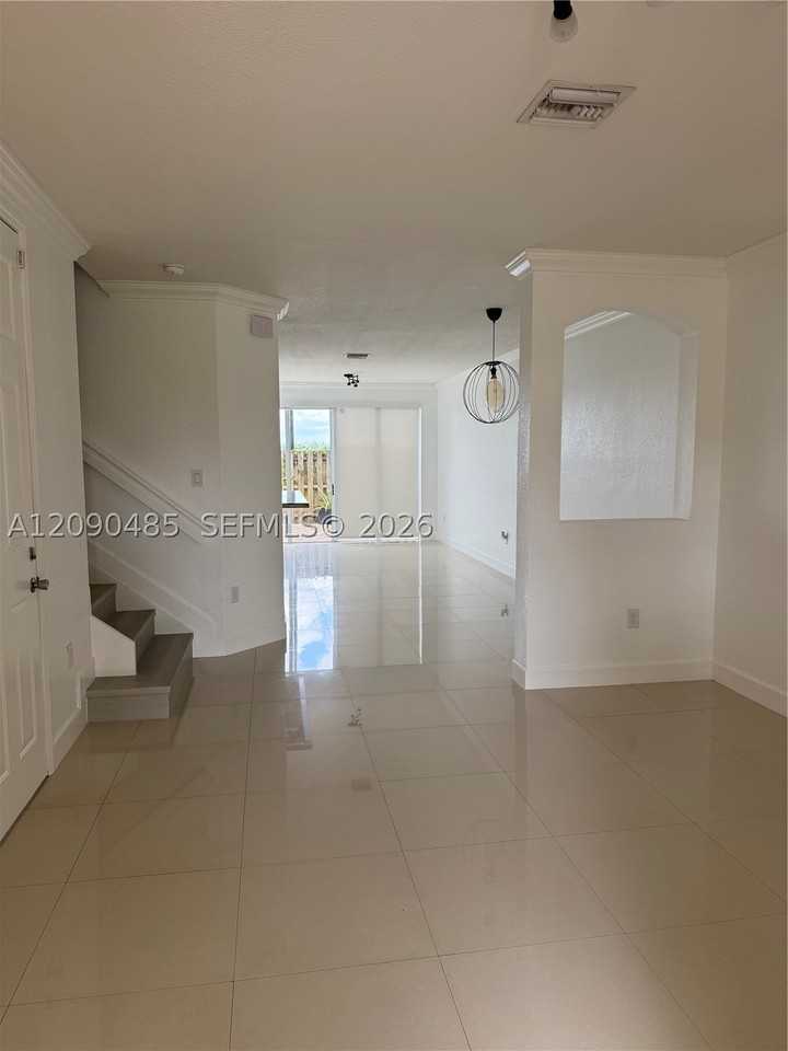 7140 Sw 166th Pl - Photo 4 of 14