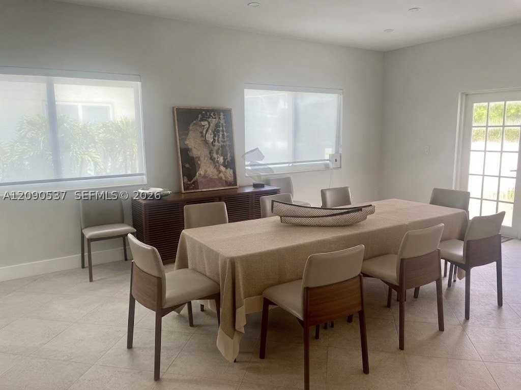 1525 Sw 18th St - Photo 6 of 11