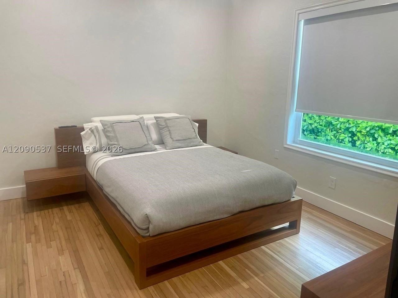 1525 Sw 18th St - Photo 7 of 11