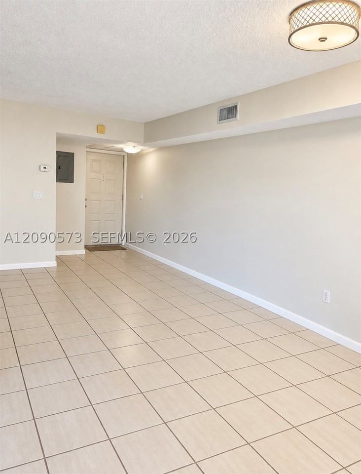 1211 S Independence Dr #1211F - Photo 4 of 12