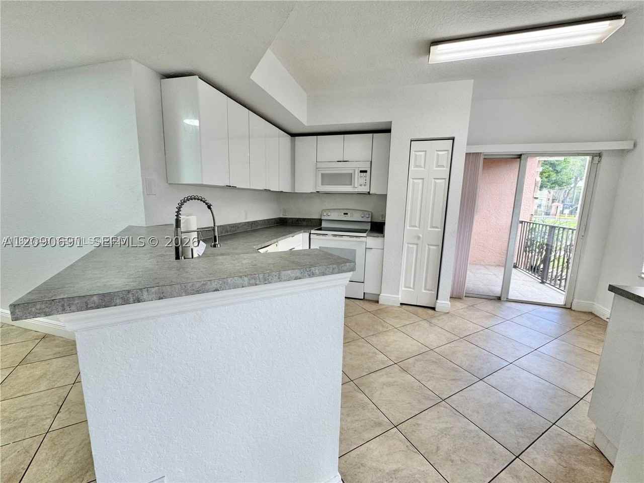 507 Belmont Ln #507 - Photo 2 of 26