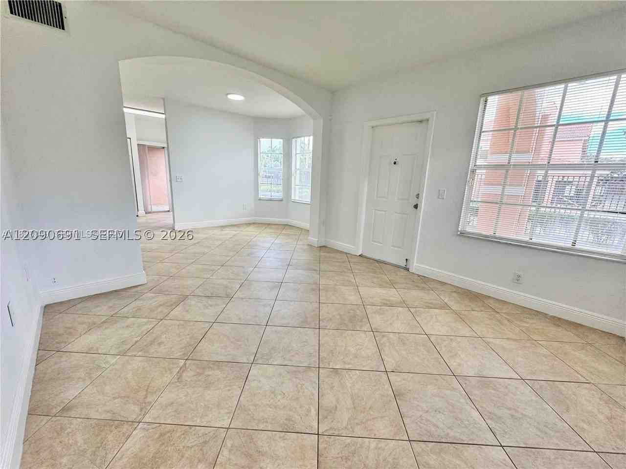 507 Belmont Ln #507 - Photo 4 of 26