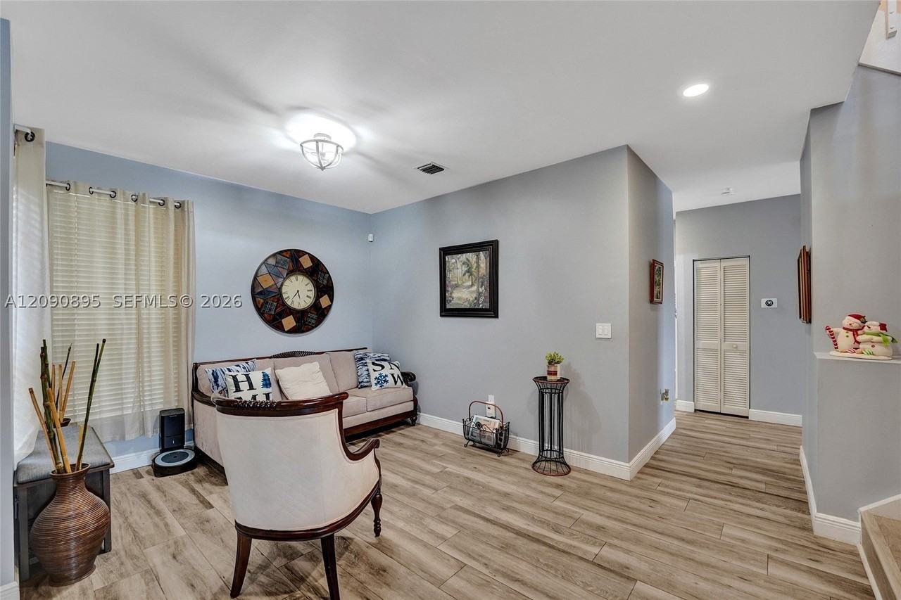 18231 Sw 27th St #18231 - Photo 5 of 26