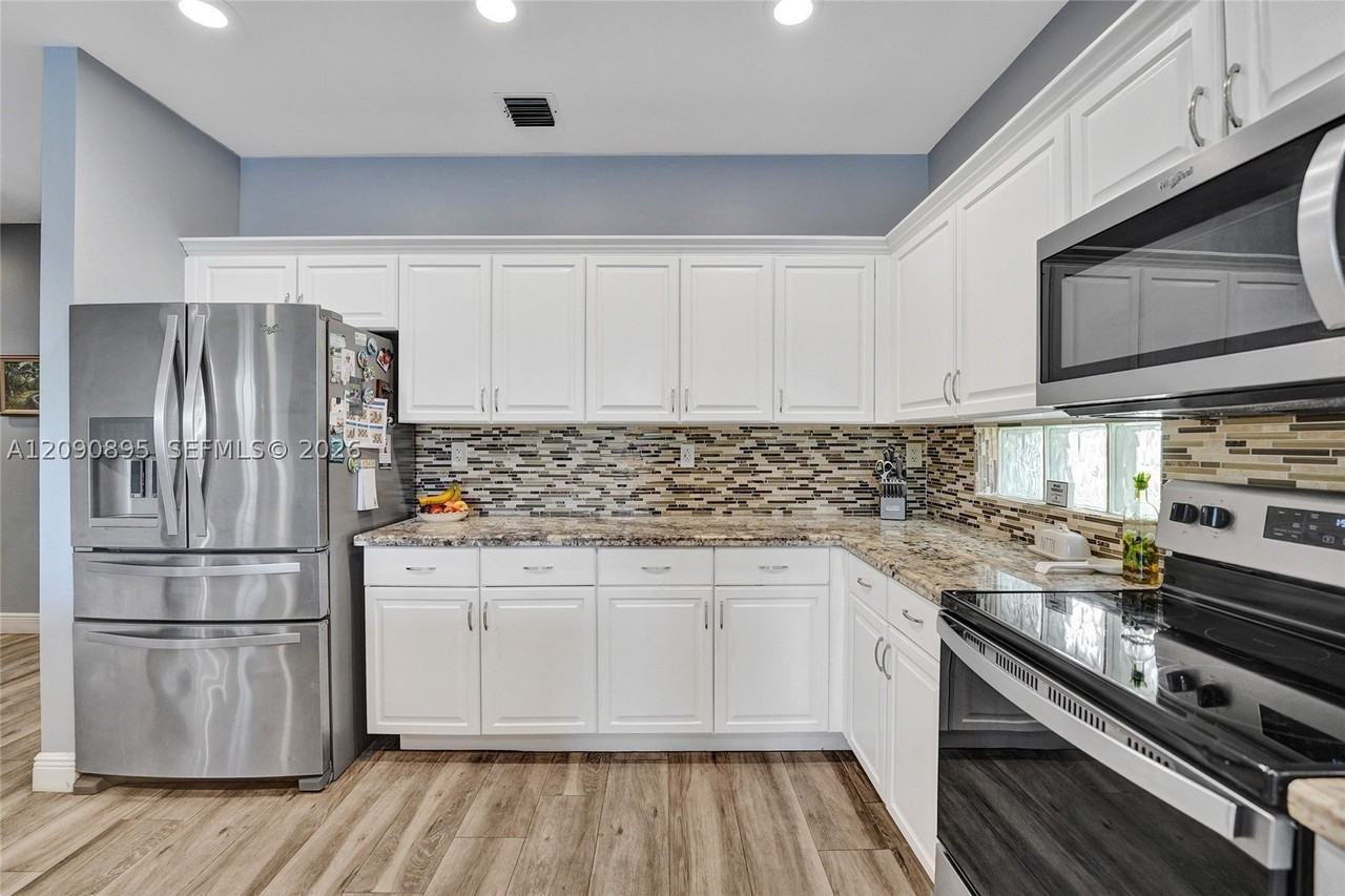 18231 Sw 27th St #18231 - Photo 7 of 26