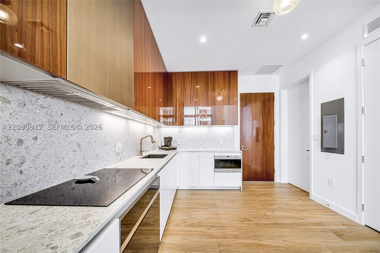 2655 S Bayshore Dr #706 - Photo 5 of 50