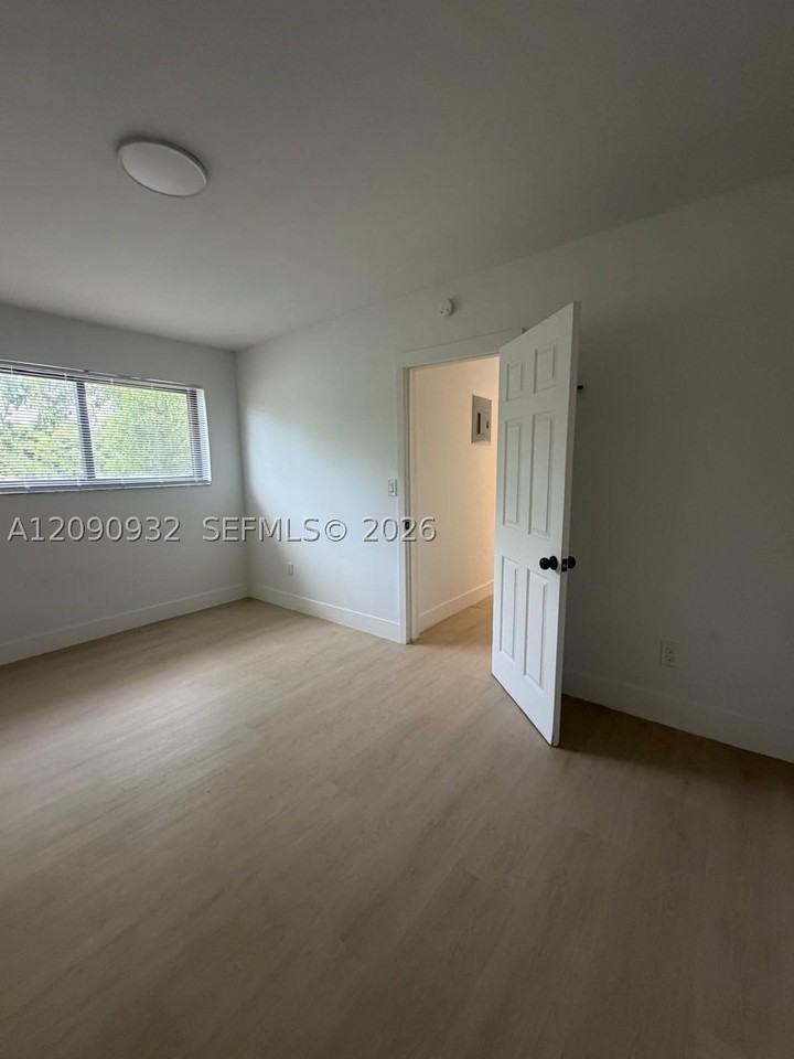 7535 Ne 2nd Ct #3 - Photo 7 of 9