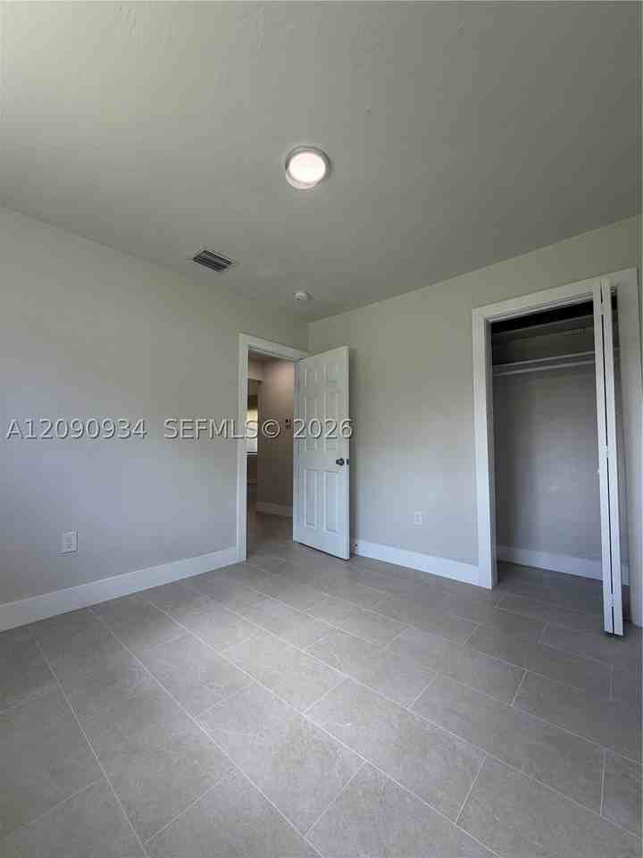 9940 Sw 212th St - Photo 4 of 28