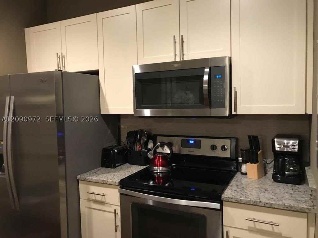 8987 Shine Dr - Photo 4 of 34