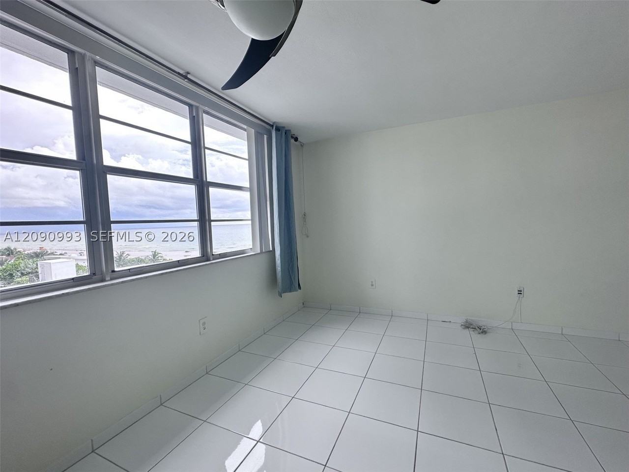 5825 Collins Ave #8E - Photo 3 of 10