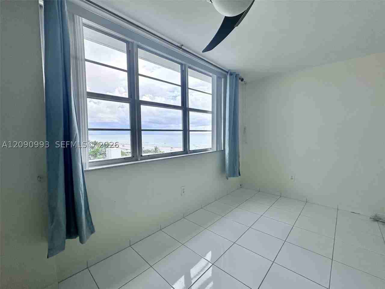 5825 Collins Ave #8E - Photo 6 of 10