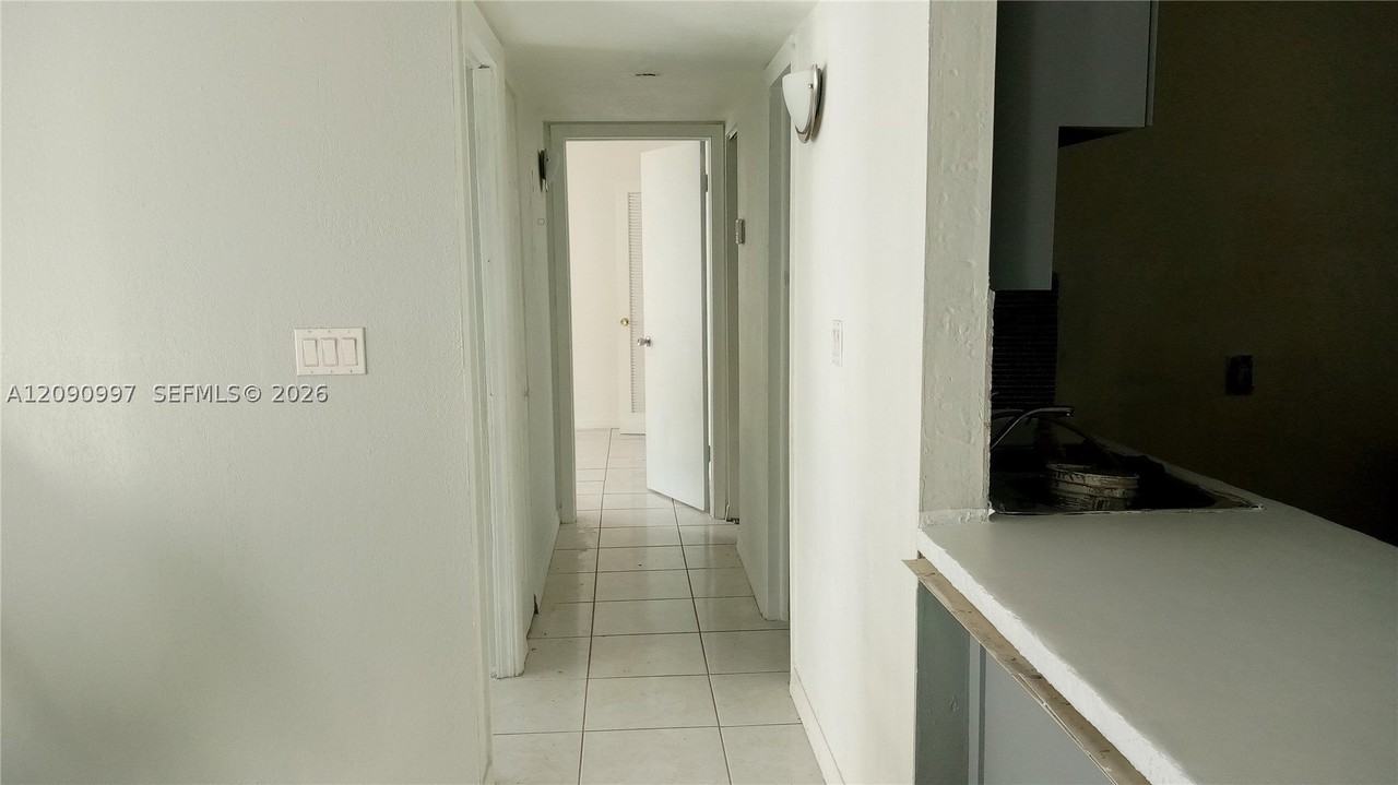 300 W 74th Pl #303 - Photo 6 of 18