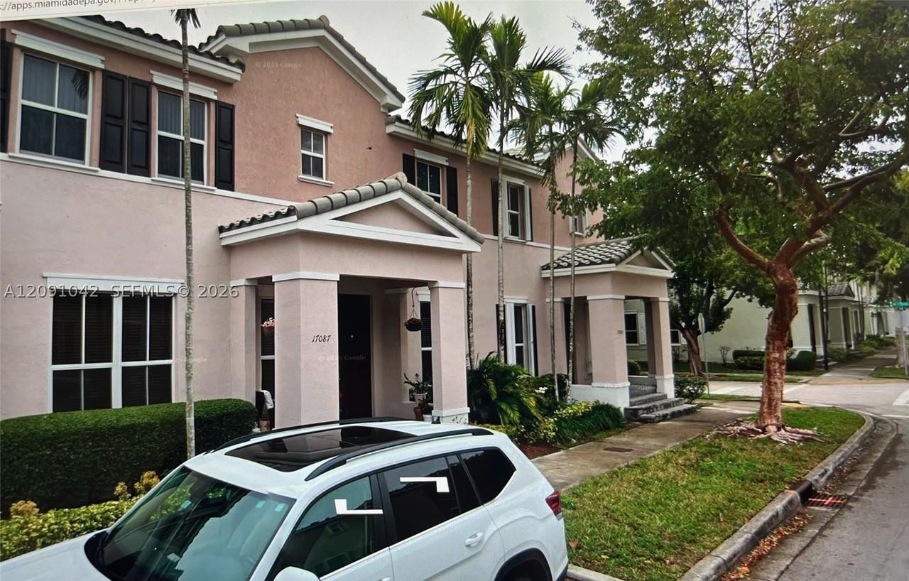 17087 Sw 93rd St - Photo 2 of 41