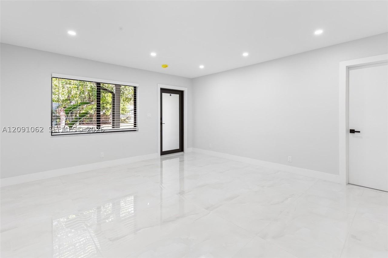 9080 Nw 23rd St #0 - Photo 5 of 27