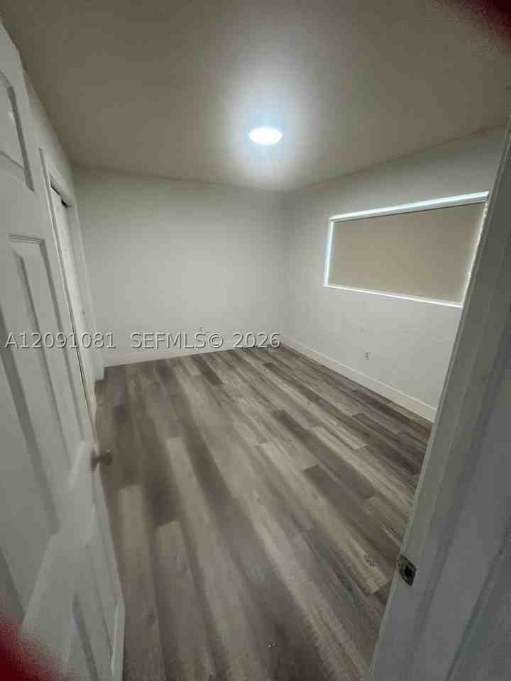 3180 Nw 19th Ave #2 - Photo 4 of 4