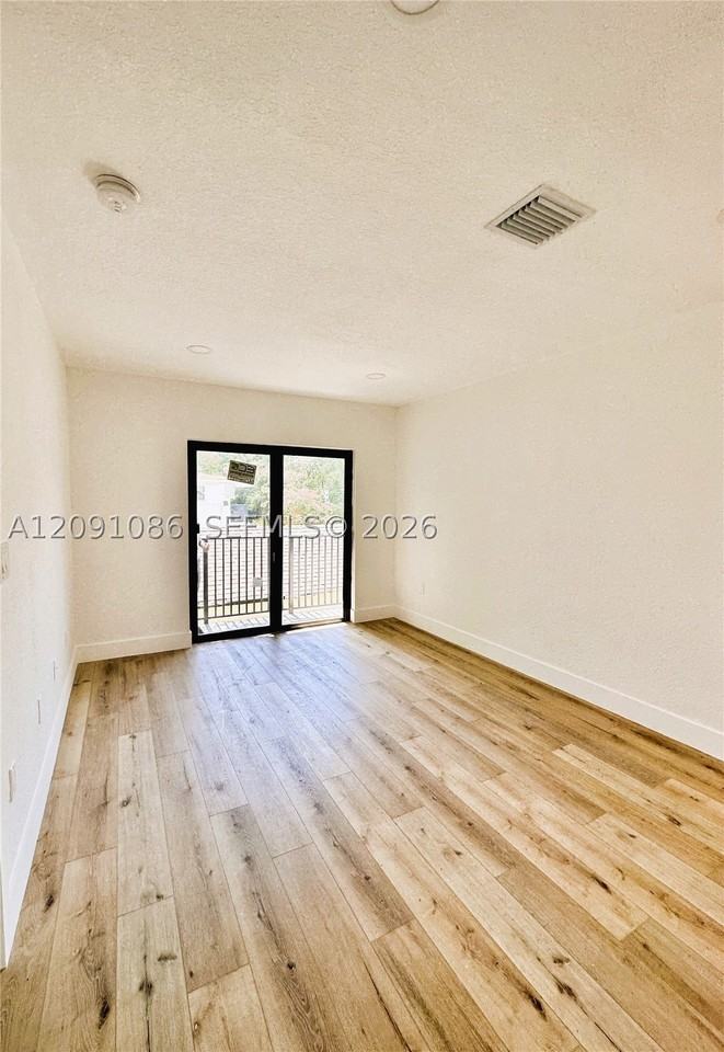 1278 Sw 2nd St #4 - Photo 4 of 10