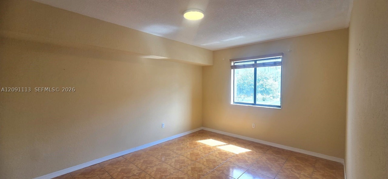 9300 Fontainebleau Blvd #E213 - Photo 7 of 20