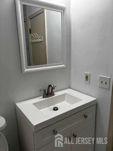 181 Hampshire Ct - Photo 5 of 9