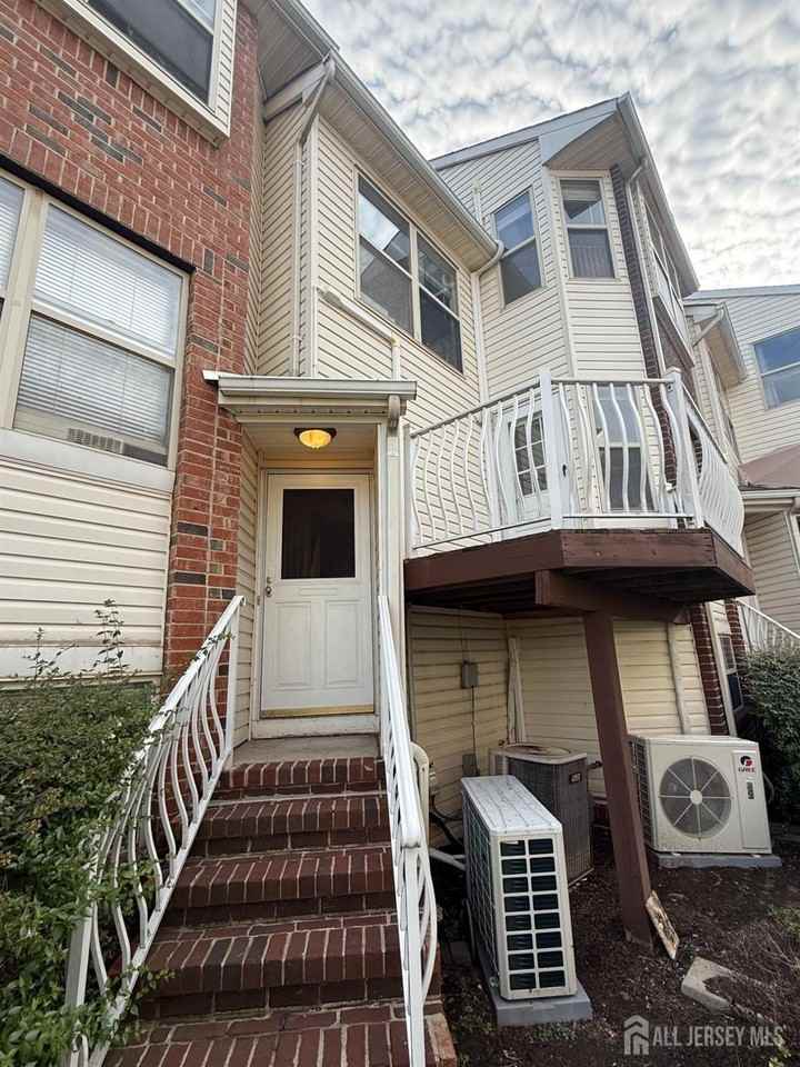 730 Harbortown Blvd - Photo 2 of 31