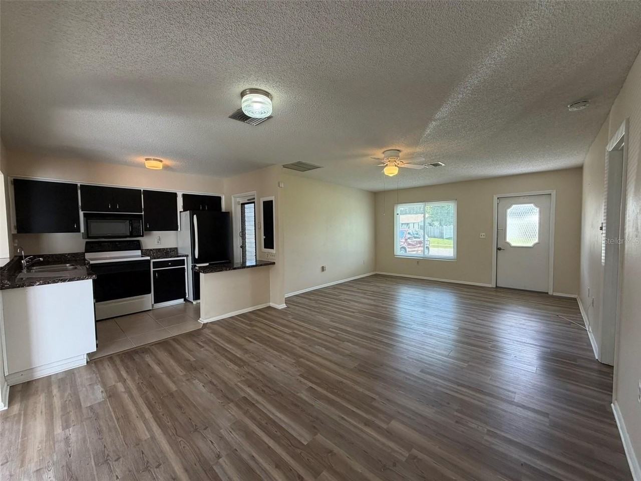 4010 Grobe St - Photo 4 of 25
