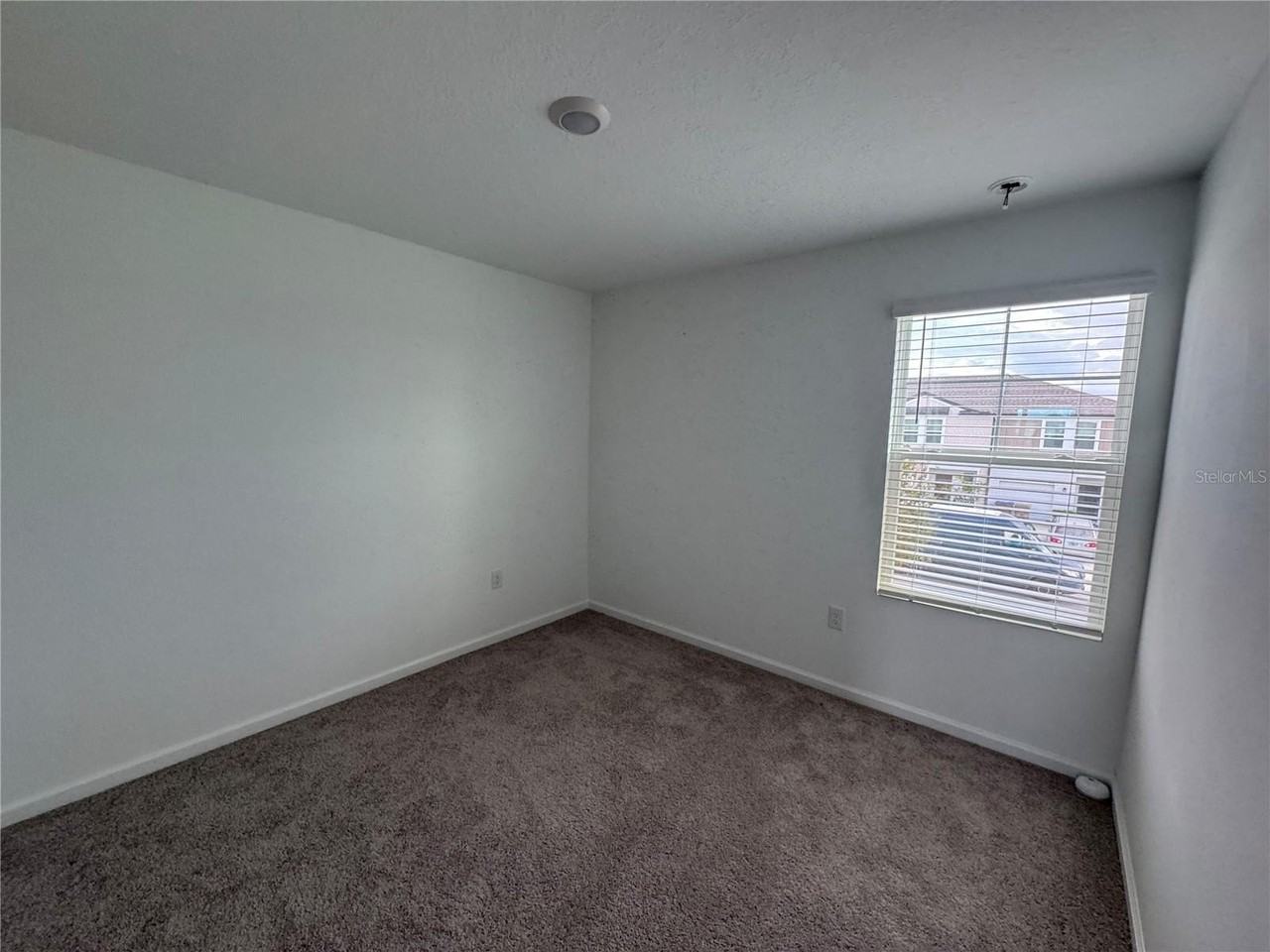 5909 Chestnut Grove Pl - Photo 5 of 10