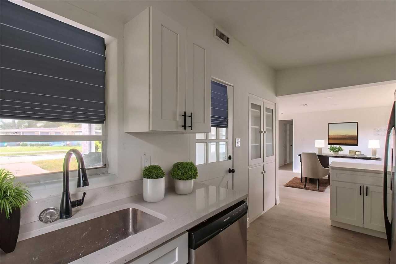 906 San Domingo Rd - Photo 7 of 22